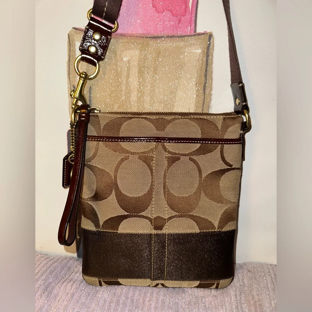 Coach Brown Signature Crossbody With Two HANGTAGS ZERO CALLOUTS - Picture 1 of 5